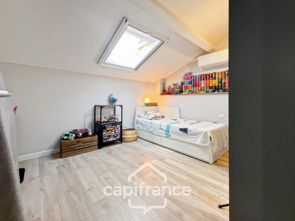 Maison à vendre 5 pièces LA GARDE (83), piscine, entièrement rénovée