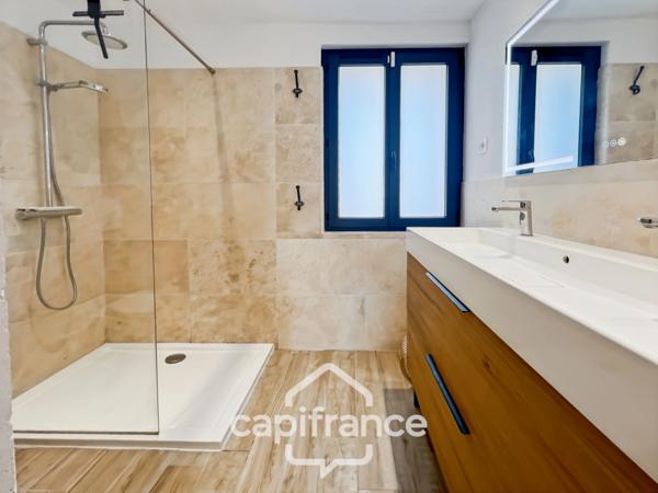 Maison à vendre 5 pièces LA GARDE (83), piscine, entièrement rénovée