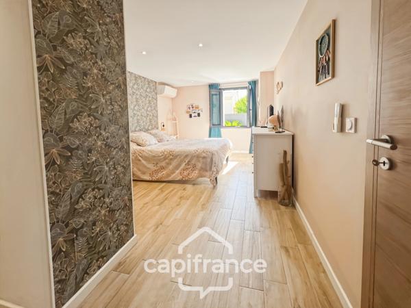 Maison à vendre 5 pièces LA GARDE (83), piscine, entièrement rénovée