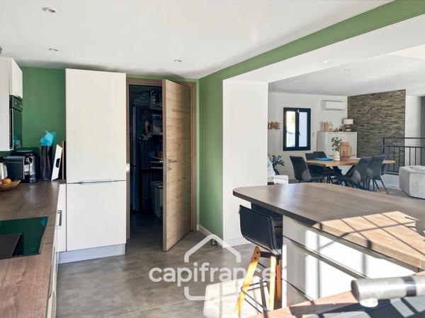 Maison à vendre 5 pièces LA GARDE (83), piscine, entièrement rénovée