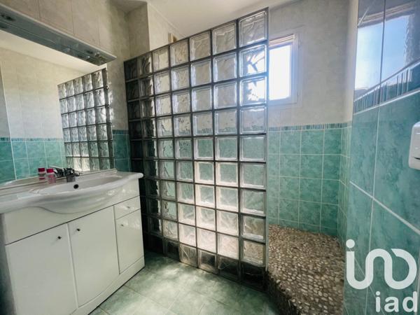 Location appartement 2 pièces 47 m² Saint-Maximin-la-Sainte-Baume