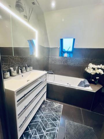 Maison 4 pièces - 104 m² Exclusivité efficity