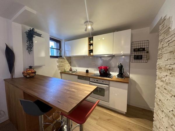 Maison de bourg 60m² 3 pièces avec garage et dépendances/cour à Pont-du-Château