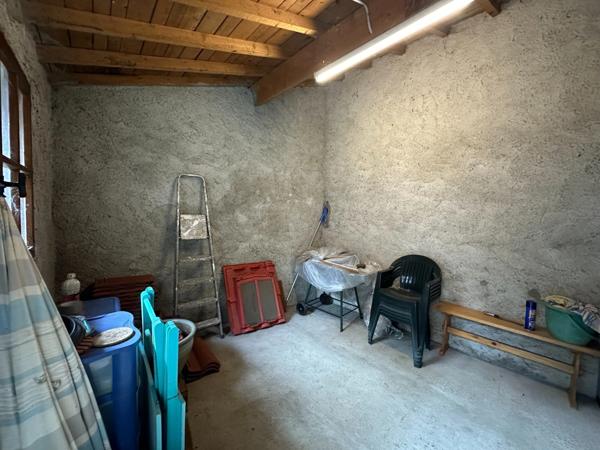 Maison de bourg 60m² 3 pièces avec garage et dépendances/cour à Pont-du-Château