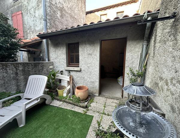 Maison de bourg 60m² 3 pièces avec garage et dépendances/cour à Pont-du-Château