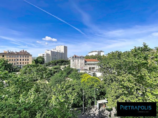 *SOUS OFFRE* Vaste Canut 139 m2 vue esplanade Gros Caillou