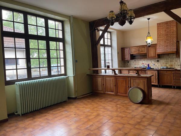 Maison / Immeuble centre ville Seissan