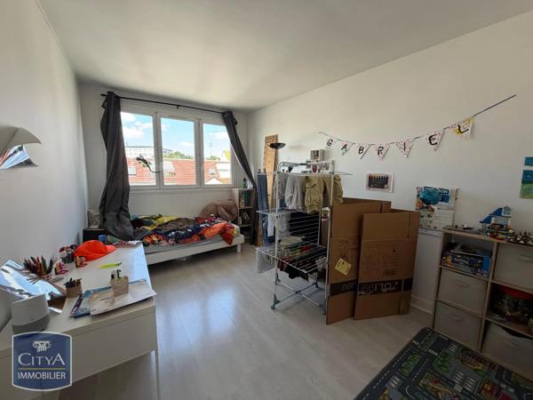 Appartement à louer 4 pièces 76m² Arpajon (91290)