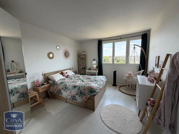 Appartement à louer 4 pièces 76m² Arpajon (91290)