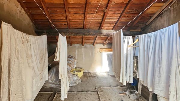 Maison de village + terrasse + garage et dépendances à Vertaizon