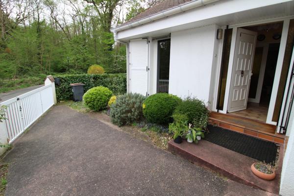 VERNEUIL SUR SEINE - LES CLAIRIERES - MAISON 136 M² - 5 CHAMBRES - TERRAIN 429 M² - TERRASSE - GARAGE - SOUS-SOL TOTAL -