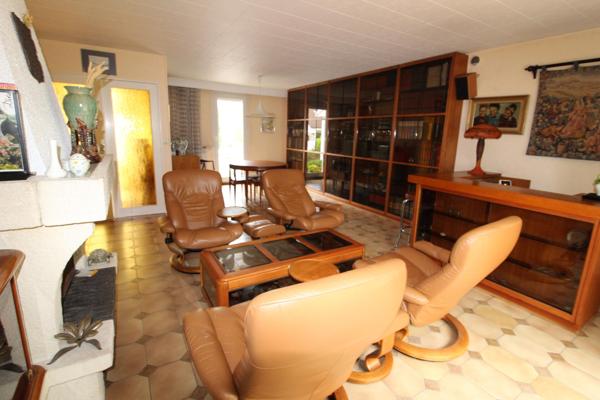 VERNEUIL SUR SEINE - LES CLAIRIERES - MAISON 136 M² - 5 CHAMBRES - TERRAIN 429 M² - TERRASSE - GARAGE - SOUS-SOL TOTAL -