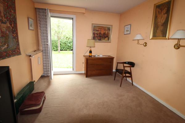 VERNEUIL SUR SEINE - LES CLAIRIERES - MAISON 136 M² - 5 CHAMBRES - TERRAIN 429 M² - TERRASSE - GARAGE - SOUS-SOL TOTAL -