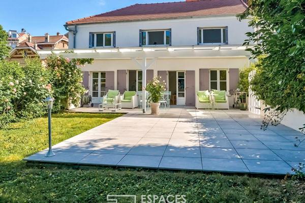 Maison familiale avec terrasse et jardin à Meudon Val Fleury