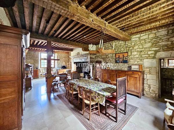 Vente Maison 11 pièces 273 m2 à Arlay