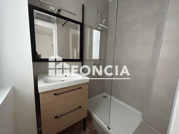 Location Studio 26.9 m² - 19 RUE GAUTHEY Paris 75017