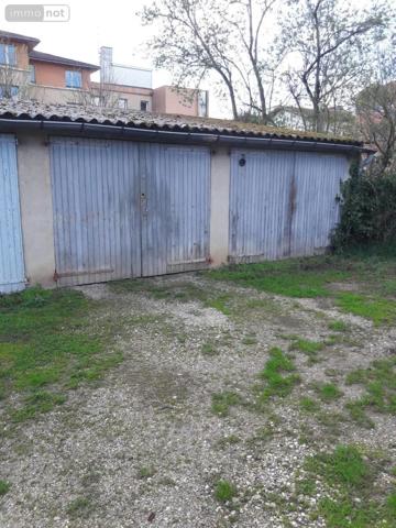 Location - Garage et parking Bourg-en-Bresse 01000 10 m 2