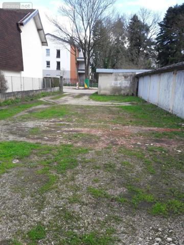 Location - Garage et parking Bourg-en-Bresse 01000 10 m 2