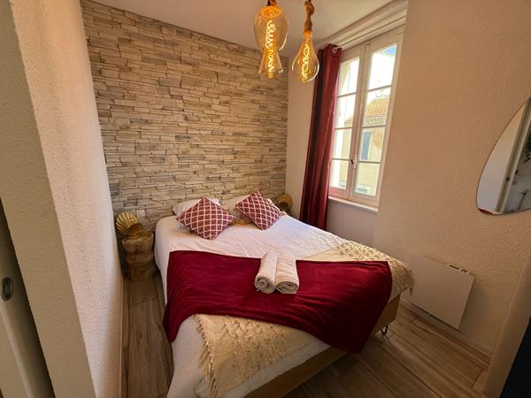 Immeuble Carcassonne avec très belle activitée saisonnière aux pieds de la cité médiévale de la cité de Carcassonne