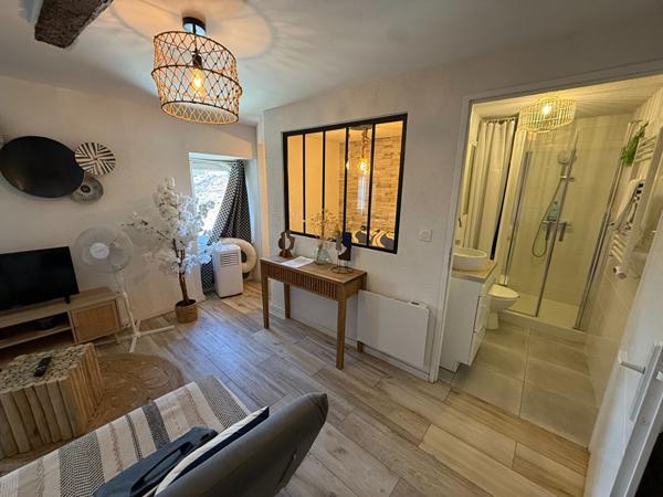 Immeuble Carcassonne avec très belle activitée saisonnière aux pieds de la cité médiévale de la cité de Carcassonne