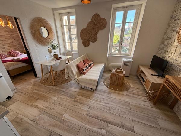 Immeuble Carcassonne avec très belle activitée saisonnière aux pieds de la cité médiévale de la cité de Carcassonne