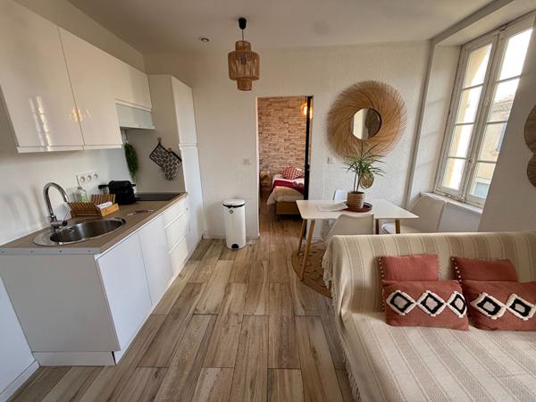 Immeuble Carcassonne avec très belle activitée saisonnière aux pieds de la cité médiévale de la cité de Carcassonne