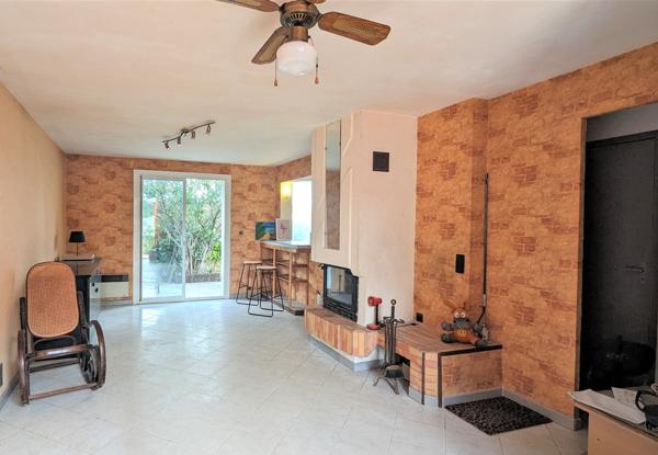 Agréable  Maison de ville jardin garage au calme .