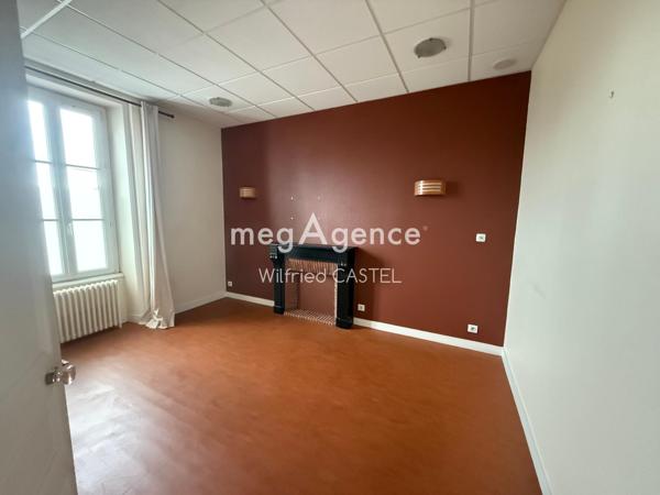 Maison à LA ROCHE-SUR-YON, 85000 - 12 pièces 300m²