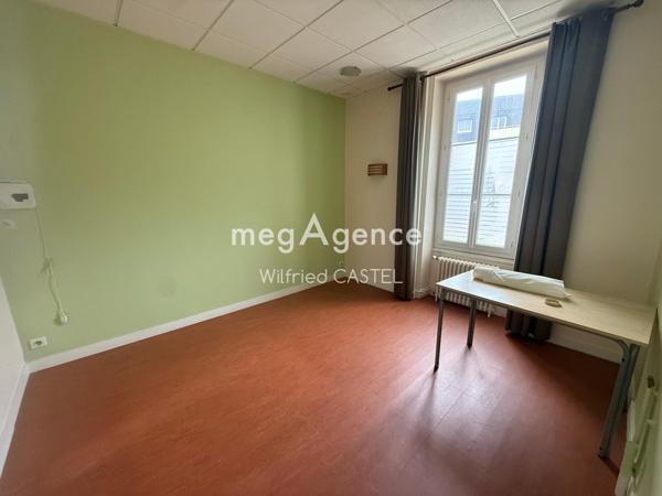 Maison à LA ROCHE-SUR-YON, 85000 - 12 pièces 300m²