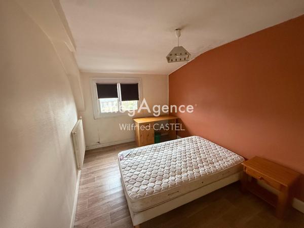 Maison à LA ROCHE-SUR-YON, 85000 - 12 pièces 300m²