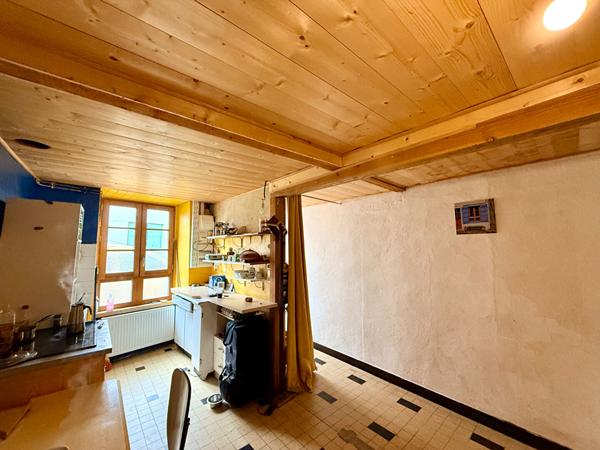 LE MAS D'AZIL : MAISON DE VILLAGE T3 AVEC JARDIN A RAFRAICHIR