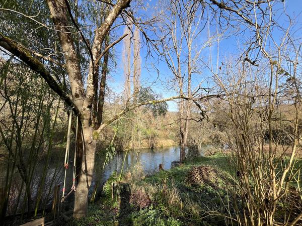 LE MAS D'AZIL : MAISON DE VILLAGE T3 AVEC JARDIN A RAFRAICHIR