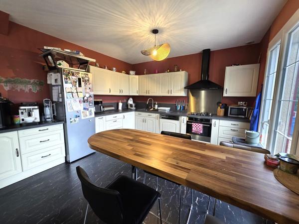 Magnifique maison individuelle traditionnelle, ses 5 chambres et son terrain  !!!