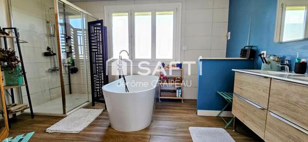 Maison familiale avec 5 chambres en centre-ville de MOUILLERON LE CAPTIF.