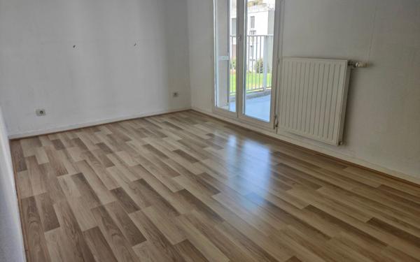 Appartement à louer    4 pièces •  Bordeaux