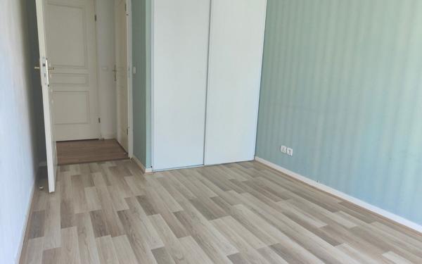 Appartement à louer    4 pièces •  Bordeaux