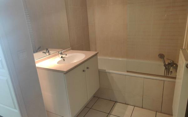 Appartement à louer    4 pièces •  Bordeaux