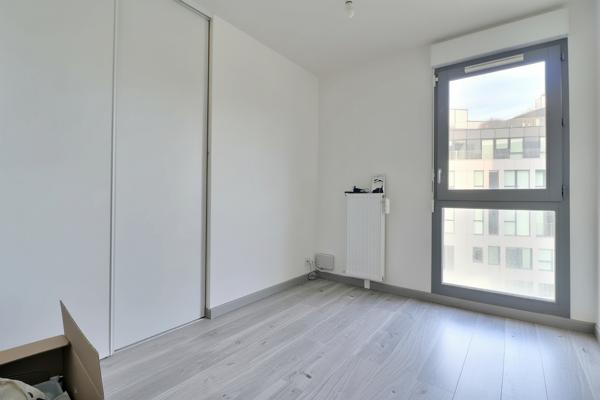 À vendre : Appartement 4 pièces avec vue sur la Tour Eiffel à Saint Denis