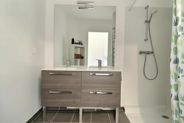 À vendre : Appartement 4 pièces avec vue sur la Tour Eiffel à Saint Denis