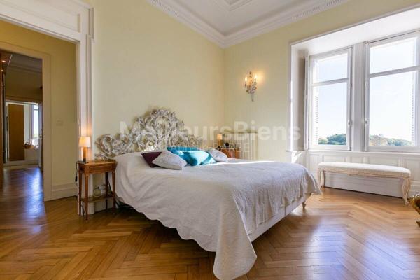 Château de Rêve au Cœur de la Gascogne : Un Trésor Historique avec Vue sur les Pyrénées