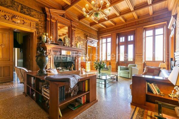 Château de Rêve au Cœur de la Gascogne : Un Trésor Historique avec Vue sur les Pyrénées