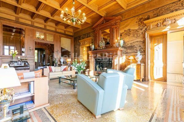 Château de Rêve au Cœur de la Gascogne : Un Trésor Historique avec Vue sur les Pyrénées