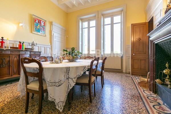 Château de Rêve au Cœur de la Gascogne : Un Trésor Historique avec Vue sur les Pyrénées