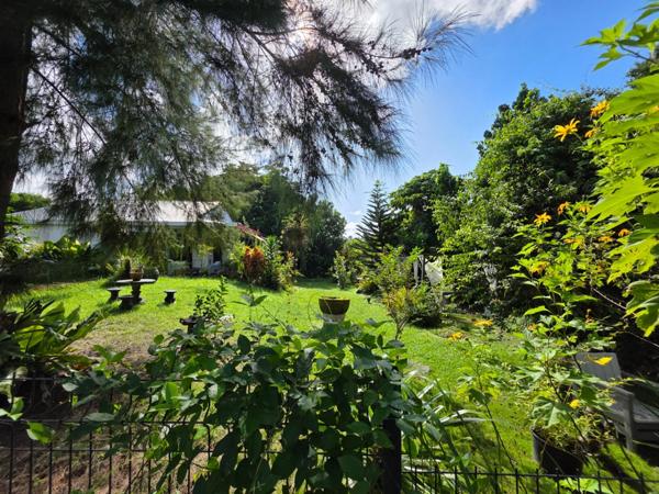 Villa 5 chambres + 2 F2 indépendants sur plus de 2400 m² de terrain