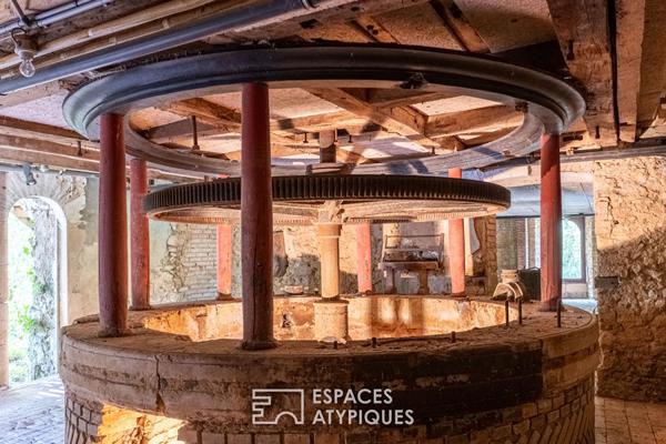 Moulin de caractère avec piscine et maison indépendante