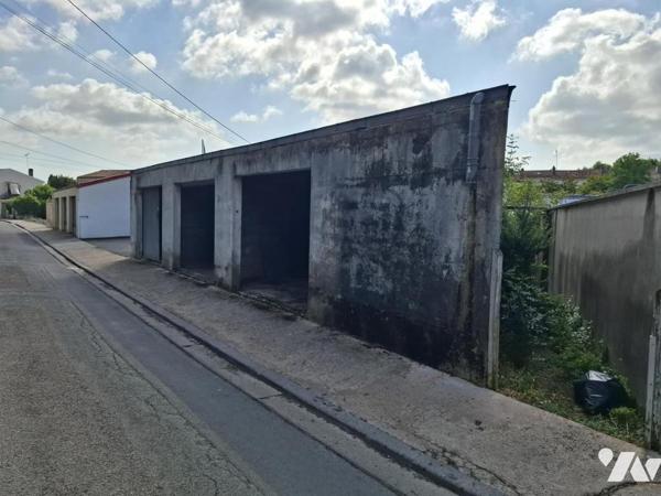 Ensemble de 3 garages sur la commune de SAINTES - quartier NETTO - zone inondable