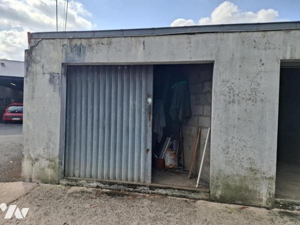 Ensemble de 3 garages sur la commune de SAINTES - quartier NETTO - zone inondable