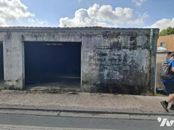 Ensemble de 3 garages sur la commune de SAINTES - quartier NETTO - zone inondable