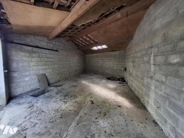 Ensemble de 3 garages sur la commune de SAINTES - quartier NETTO - zone inondable