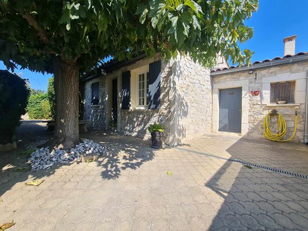 Maison Cabannes 4 pièce(s) 878m2